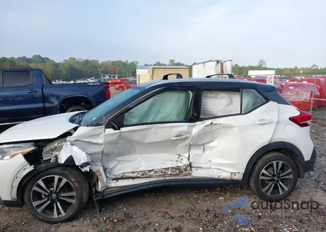 2018 Nissan Kicks Sv from USA, damaged, VIN 3N1CP5CU9JL531841